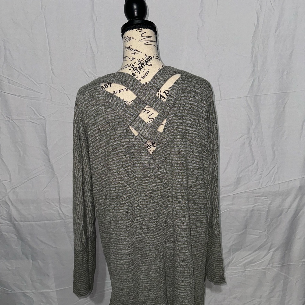 Blouse With Open Back - image 2